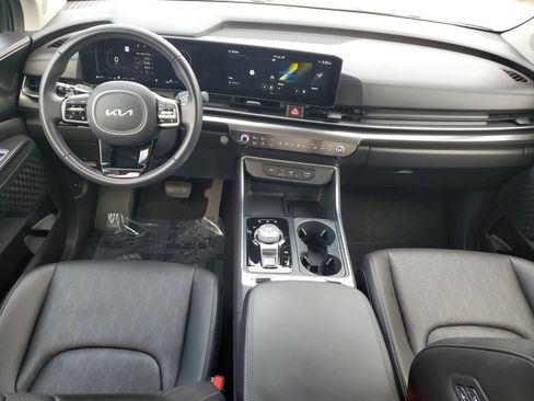 Used 2025 Kia Carnival SX w/ SX Dark Edition Package image 16