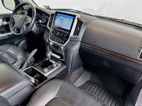 Used 2019 Toyota Land Cruiser w/ Carpet Mat Package AWD/4WD image 29
