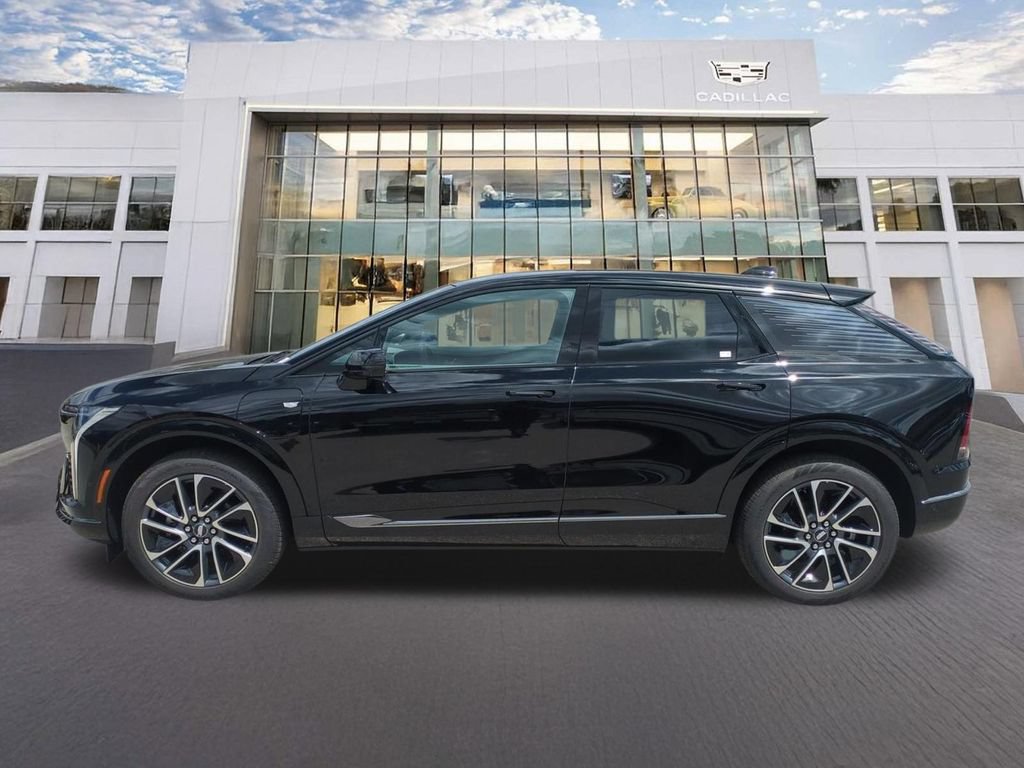 Used 2026 Cadillac Optiq Sport 1 AWD/4WD image 5