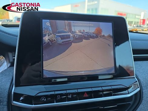 Used 2025 Jeep Compass Sport image 32