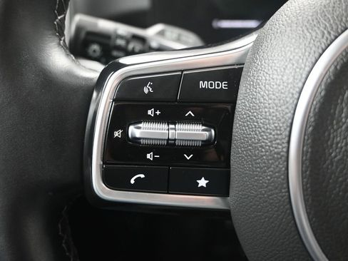 Certified 2025 Kia Sorento EX w/ Panoramic Sunroof Package image 16