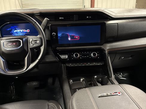 Used 2025 GMC Sierra 2500 AT4 w/ AT4 Premium Plus Package image 16