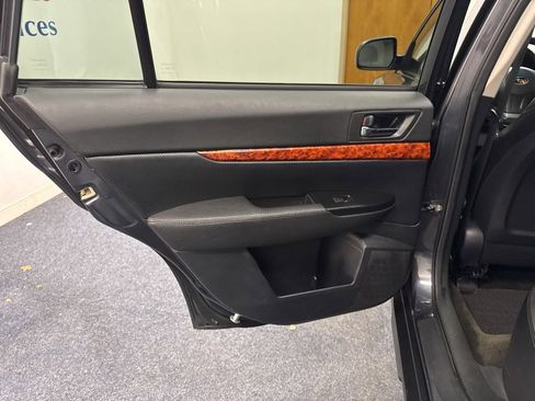 Used 2012 Subaru Outback 2.5i Limited image 12