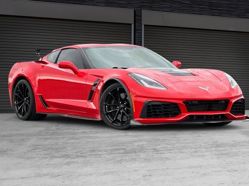 Used 2019 Chevrolet Corvette Grand Sport image 2