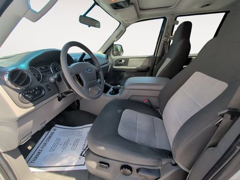 Used 2005 Ford Expedition XLT AWD/4WD image 9