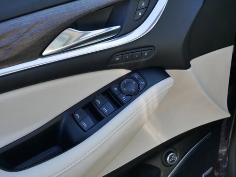 Used 2023 Buick Enclave Avenir w/ Avenir Technology Package image 19