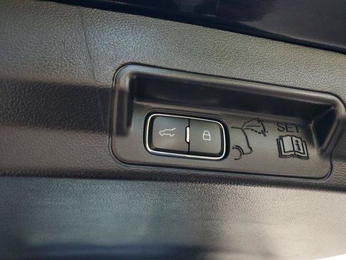 Used 2025 Ford Explorer ST-Line w/ ST-Line Street Pack AWD/4WD image 8