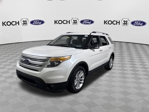 Used 2013 Ford Explorer XLT image 3