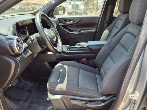 Used 2025 Chevrolet Equinox LT FWD image 16