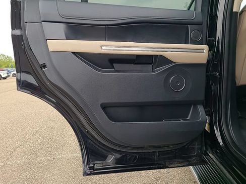 Used 2023 Ford Expedition Limited RWD image 26