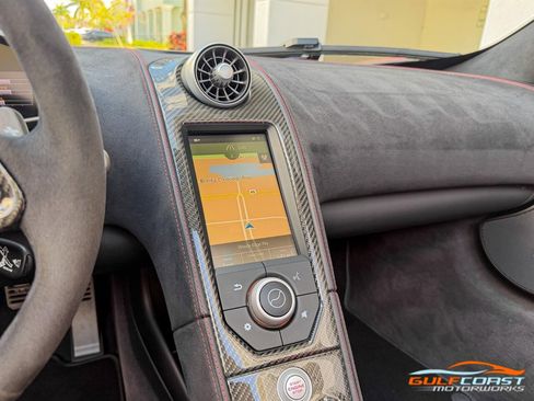 Used 2015 McLaren 650S Spider image 18