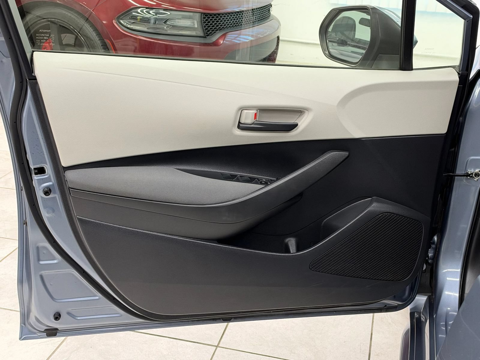 Used 2022 Toyota Corolla LE FWD image 16