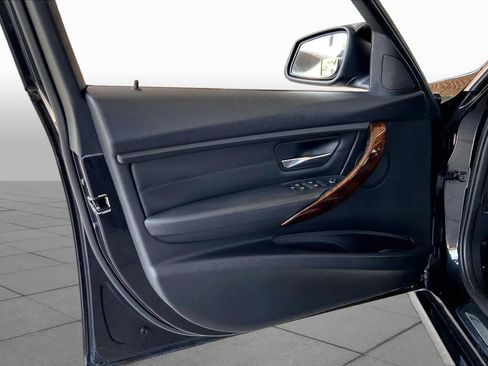 Used 2013 BMW 328i xDrive Sedan AWD/4WD image 22