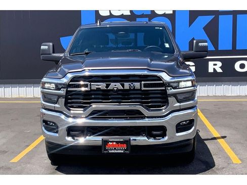 Used 2025 RAM 3500 Big Horn AWD/4WD image 3