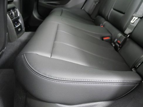 Used 2025 BMW 330i xDrive Sedan w/ Convenience Package image 14