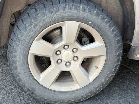 Used 2018 Chevrolet Suburban Premier image 7