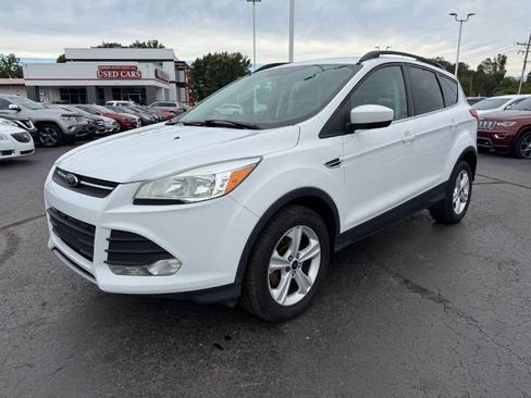 Used 2016 Ford Escape SE w/ Equipment Group 201A FWD image 1