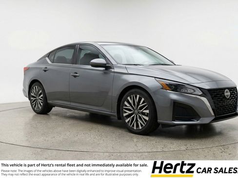 Used 2025 Nissan Altima 2.5 SV FWD image 1