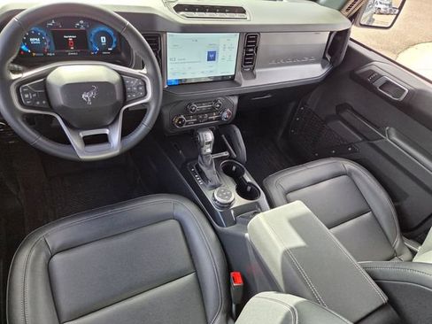 Used 2025 Ford Bronco Badlands w/ Sasquatch Package AWD/4WD image 8