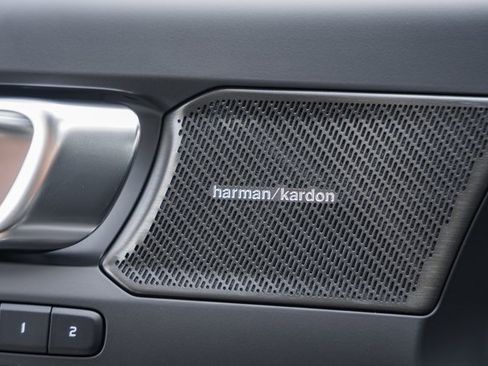 New 2026 Volvo XC40 B5 Ultra w/ Protection Package Premier image 40