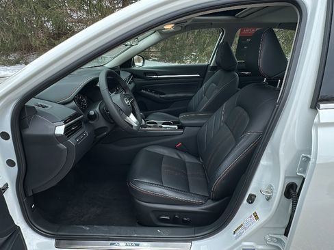 New 2025 Nissan Altima 2.5 SR w/ SR Premium Package image 10