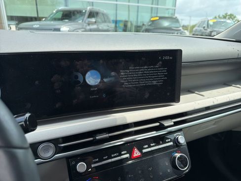 Certified 2025 Hyundai Tucson Limited image 7