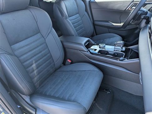 New 2025 Mitsubishi Outlander SE image 6