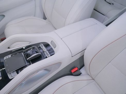 Used 2022 Mercedes-Benz Maybach GLS 600 4MATIC image 28