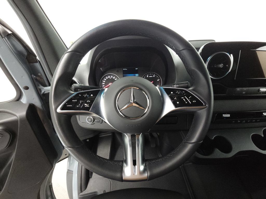 Used 2025 Mercedes-Benz Sprinter 2500 image 11