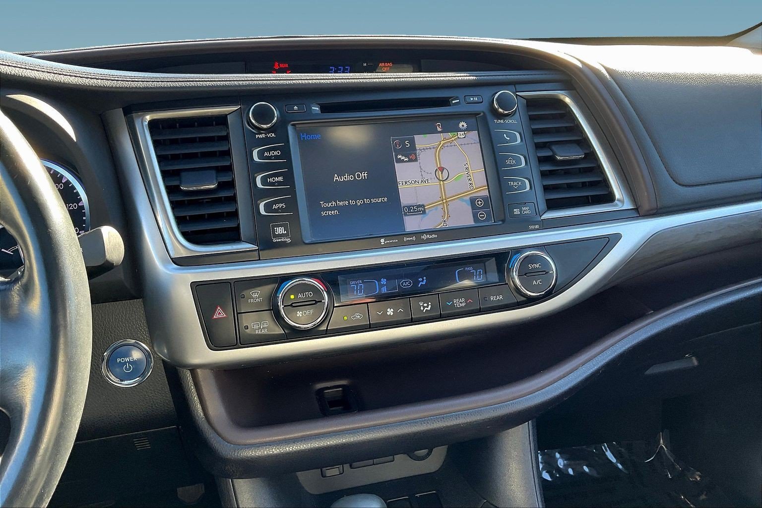Used 2017 Toyota Highlander Limited Platinum AWD/4WD image 9