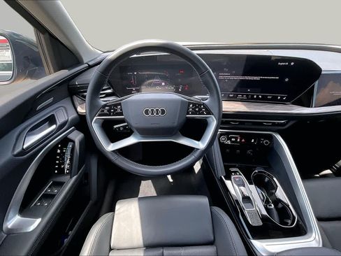 Used 2025 Audi Q5 Prestige AWD/4WD image 6