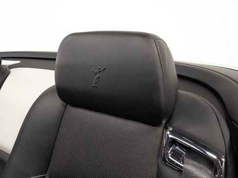 Used 2019 Rolls-Royce Dawn RWD image 44