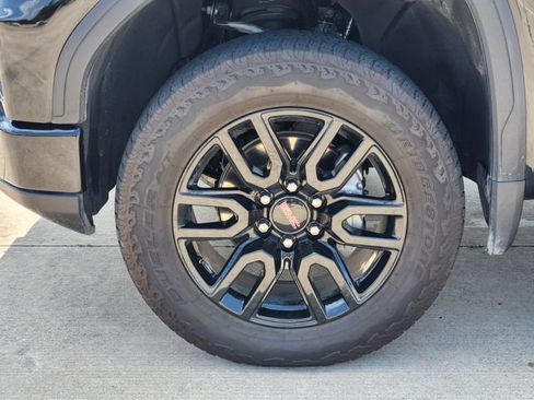 Used 2025 GMC Sierra 1500 AT4 w/ AT4 Premium Package AWD/4WD image 10