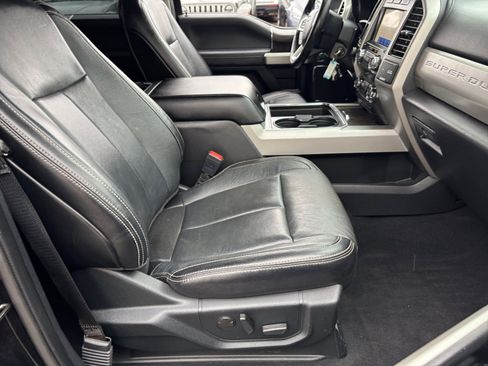 Used 2020 Ford F250 Lariat w/ Lariat Value Package image 19