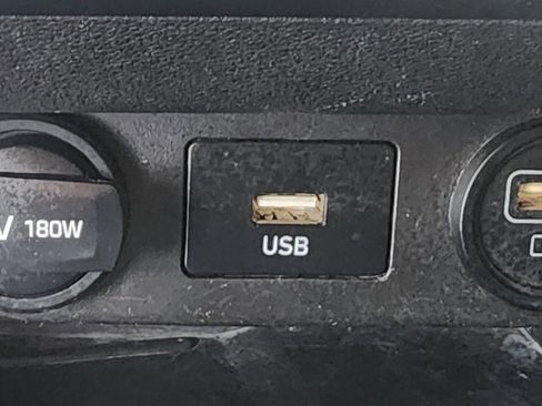 Used 2021 Hyundai Elantra Limited image 14