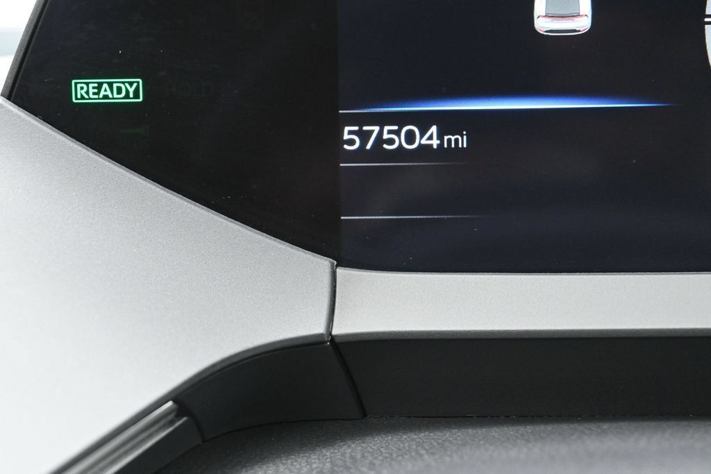 Certified 2024 Toyota Prius XLE FWD image 18