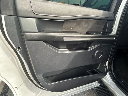 Used 2019 Ford Expedition Max XLT image 15