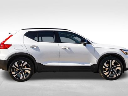 New 2026 Volvo XC40 B5 Ultra w/ Climate Package