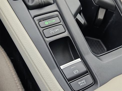 Certified 2023 Honda Accord EX image 17