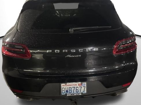 Used 2018 Porsche Macan image 32