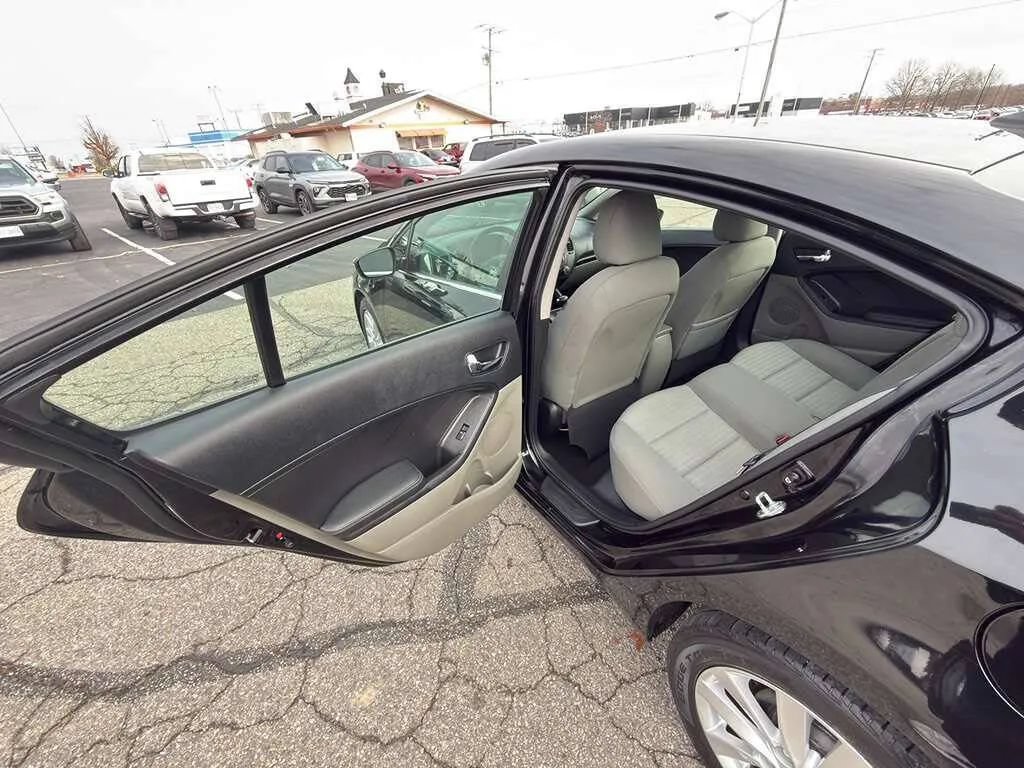 Used 2015 Kia Forte EX FWD image 25