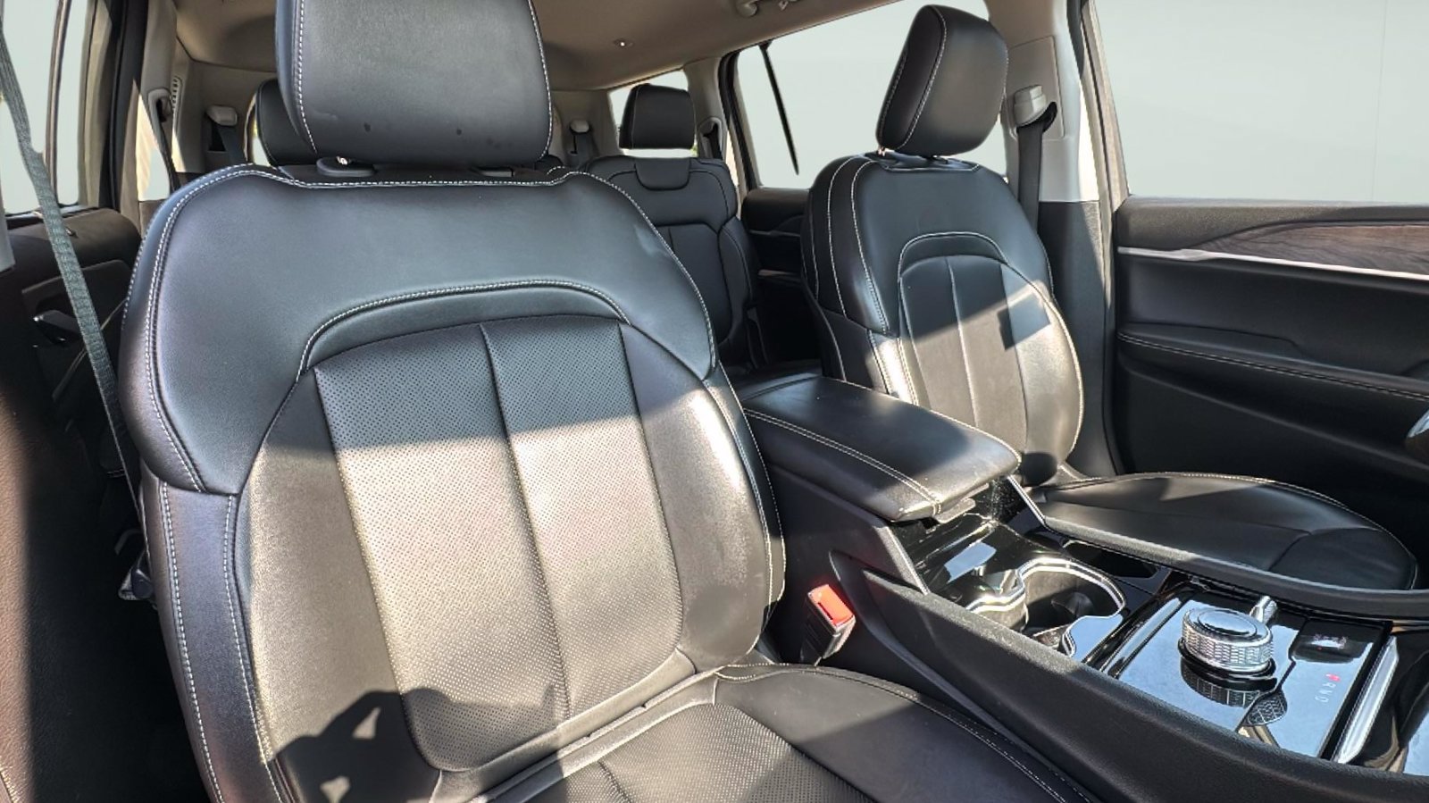 Used 2023 Jeep Grand Cherokee L Limited w/ Luxury Tech Group II AWD/4WD image 23