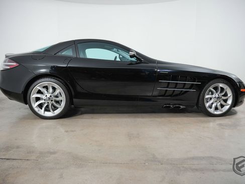 Used 2006 Mercedes-Benz SLR image 19