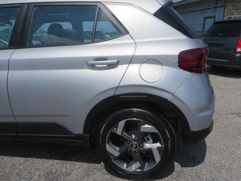 Used 2026 Hyundai Venue SEL FWD image 39