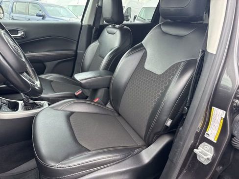 Used 2021 Jeep Compass Latitude w/ Driver Assistance Group AWD/4WD image 19