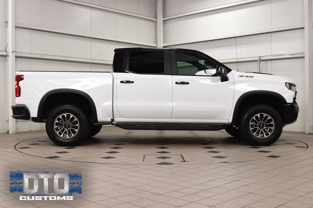 Used 2025 Chevrolet Silverado 1500 ZR2 w/ Technology Package AWD/4WD image 9