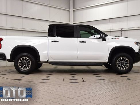 Used 2025 Chevrolet Silverado 1500 ZR2 w/ Technology Package AWD/4WD image 9