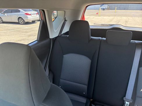 Used 2025 Kia Soul LX w/ LX Technology Package FWD image 39