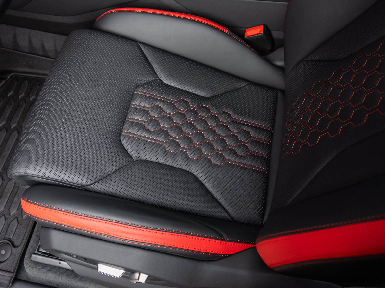 Used 2024 Lamborghini Urus S AWD/4WD image 27