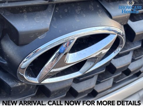 Used 2023 Hyundai Santa Fe SE FWD image 9